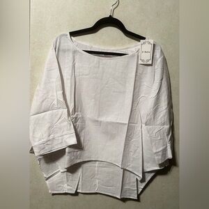 NIB 2X E Retro White pocket bell sleeve handkerchief top